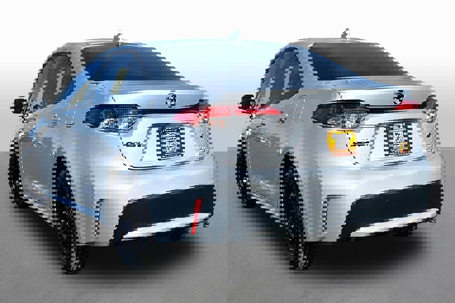 Used 2021 Toyota Corolla LE image 10