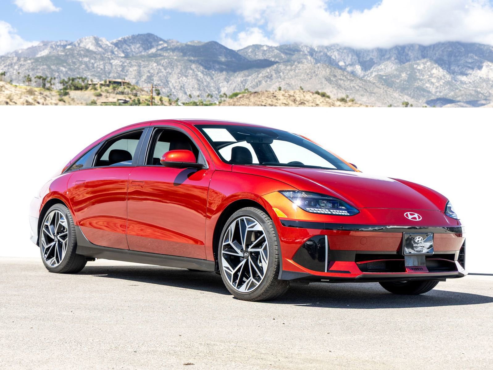 Used 2023 Hyundai Ioniq 6 SEL image 2