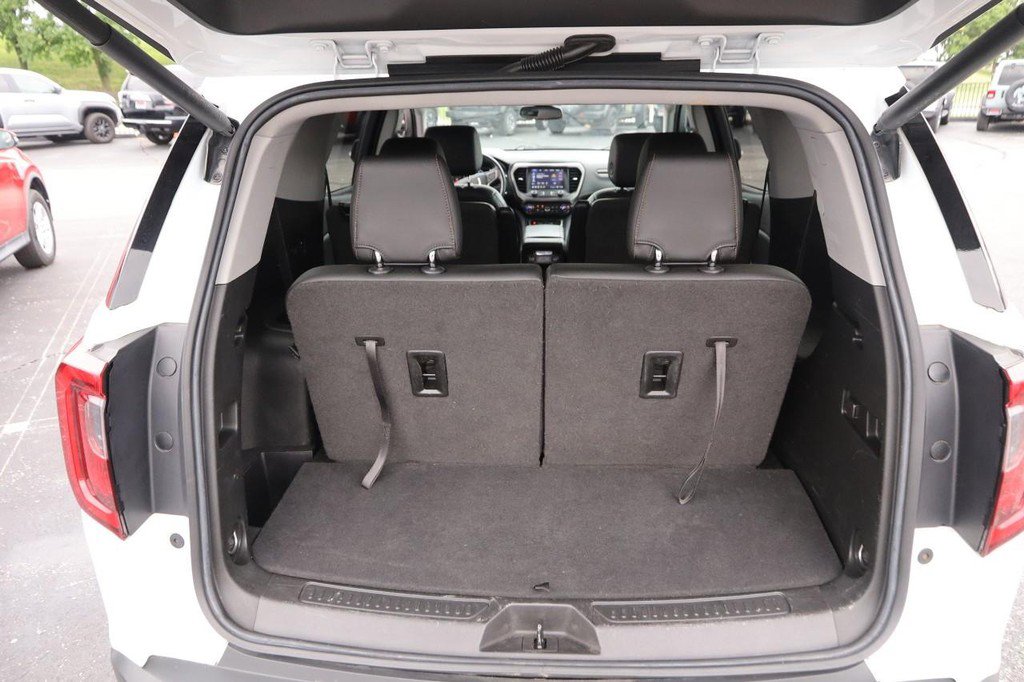 Used 2022 GMC Acadia AT4 w/ Technology Package AWD/4WD image 7