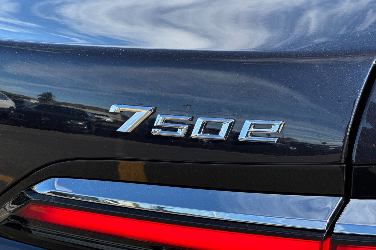 New 2026 BMW 750e xDrive image 22