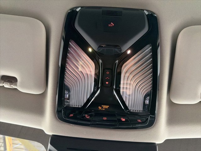 Used 2024 BMW X7 xDrive40i image 32