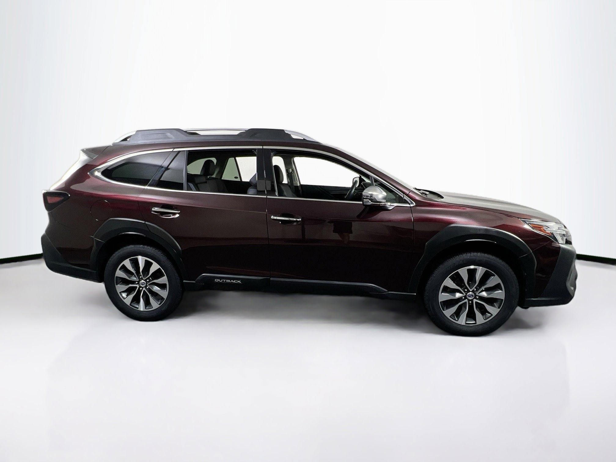 Used 2023 Subaru Outback Touring XT AWD/4WD image 4