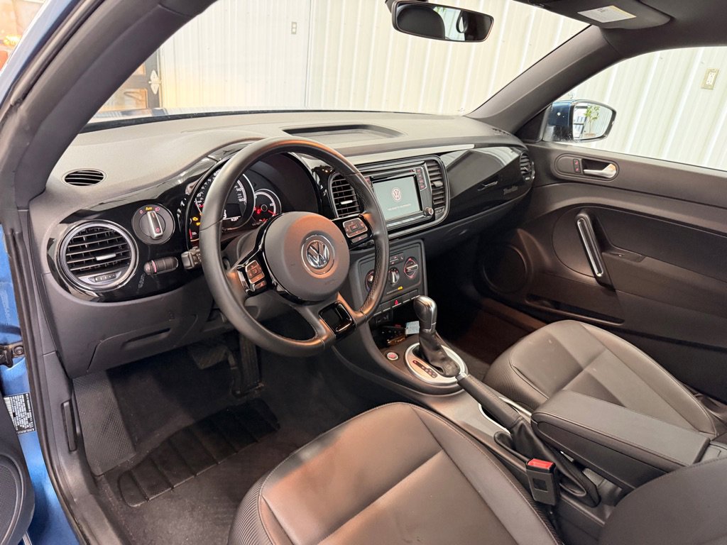 Used 2018 Volkswagen Beetle S image 9