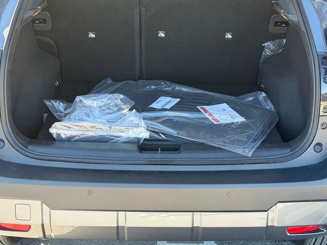 New 2026 Nissan Kicks SV w/ Charging Package FWD image 4