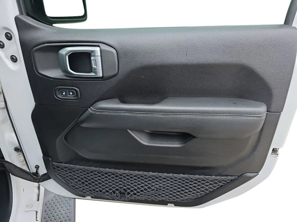 Used 2019 Jeep Wrangler Unlimited Sahara image 19