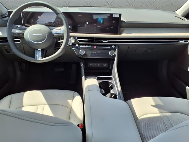 New 2025 Hyundai Sonata Limited image 14