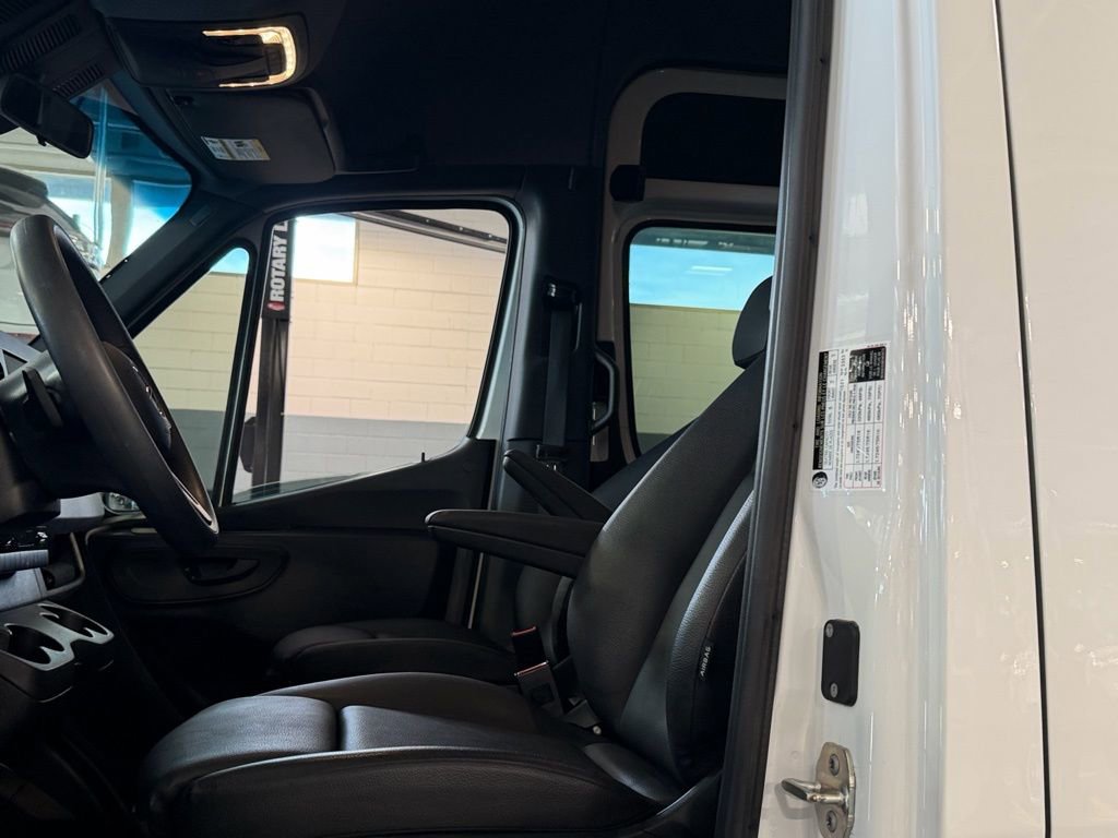 Used 2024 Mercedes-Benz Sprinter 2500 image 17