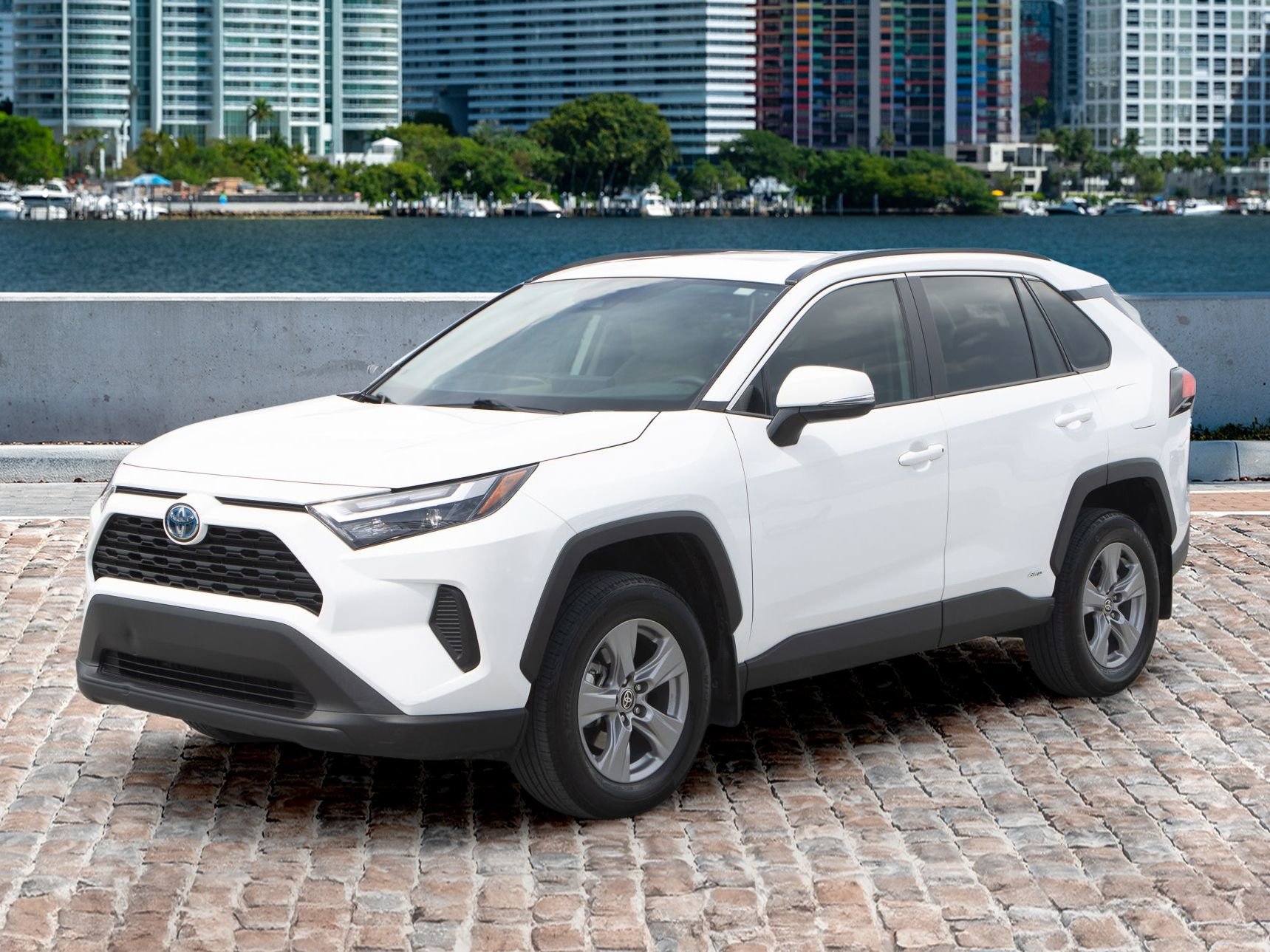 Used 2024 Toyota RAV4 XLE image 1