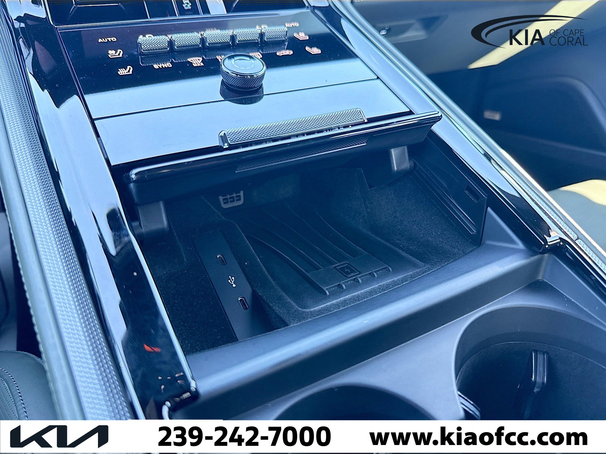 Used 2025 Porsche Panamera 4 image 31