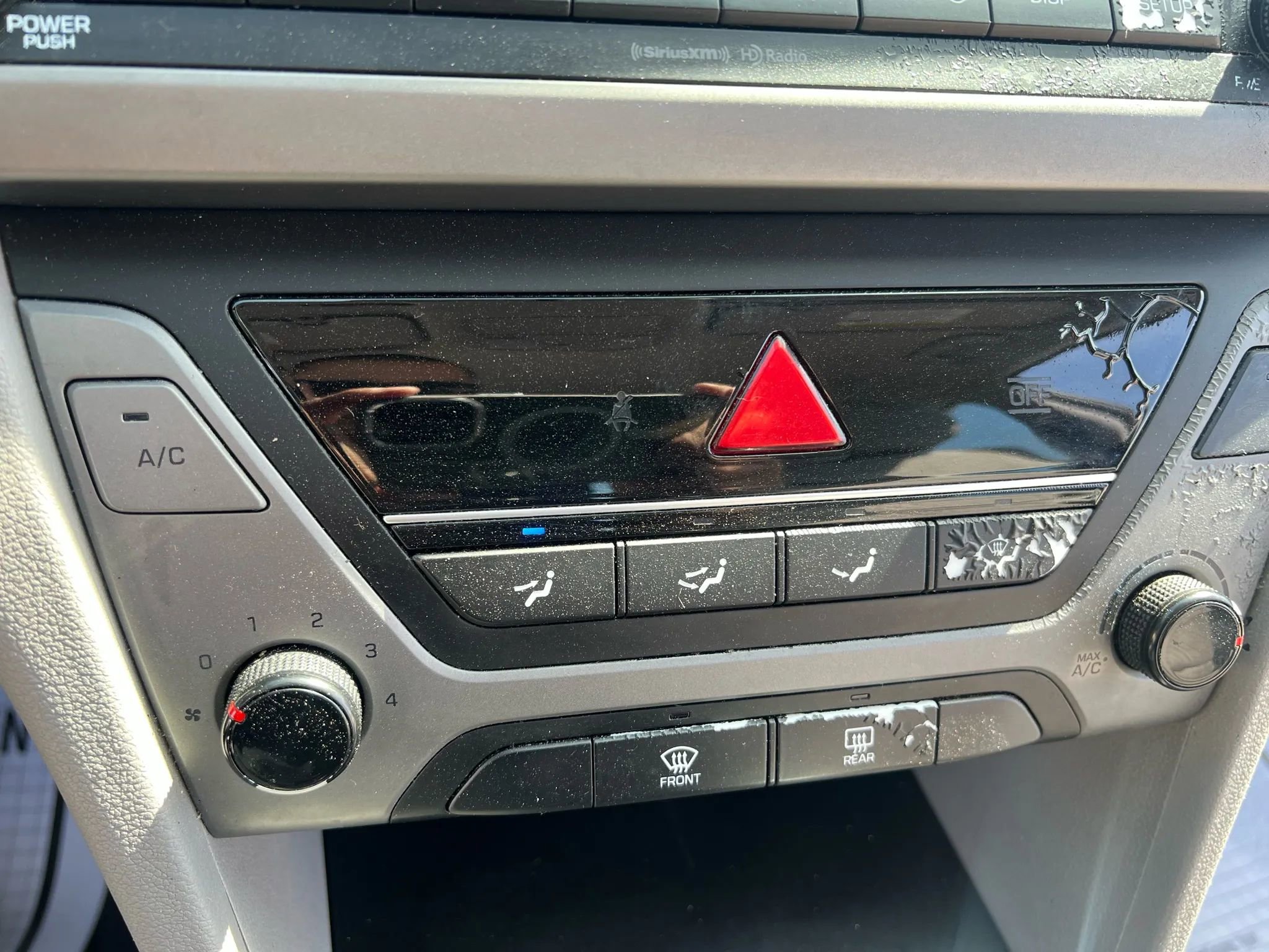 Used 2017 Hyundai Elantra SE image 14