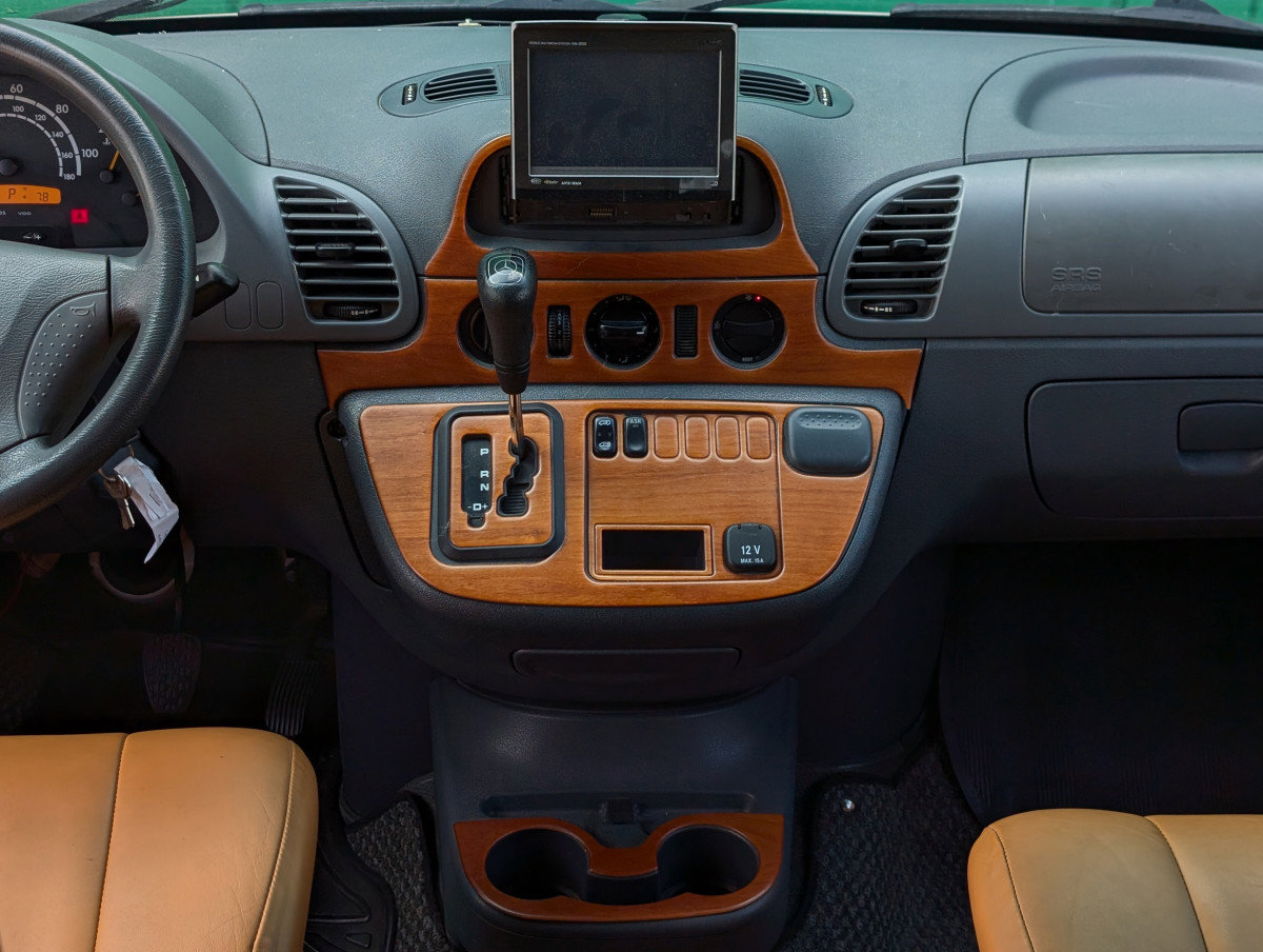 Used 2005 Dodge Sprinter 2500 w/ PWR Convenience Group image 39