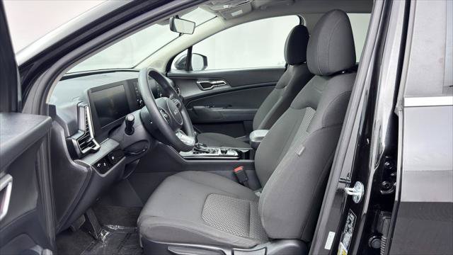 Used 2025 Kia Sportage LX FWD image 14