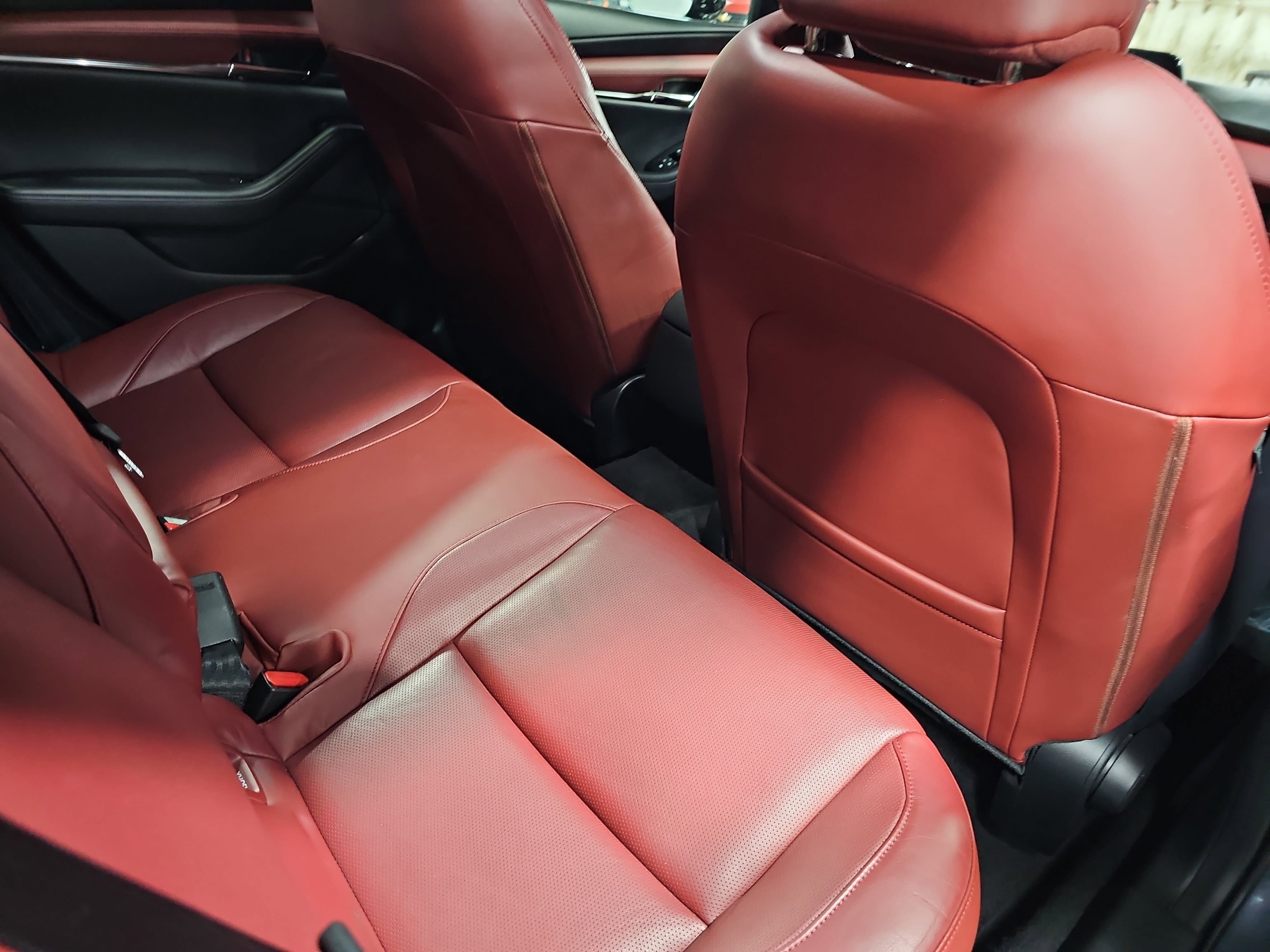 Used 2021 MAZDA MAZDA3 Hatchback w/Premium Plus Pkg image 11