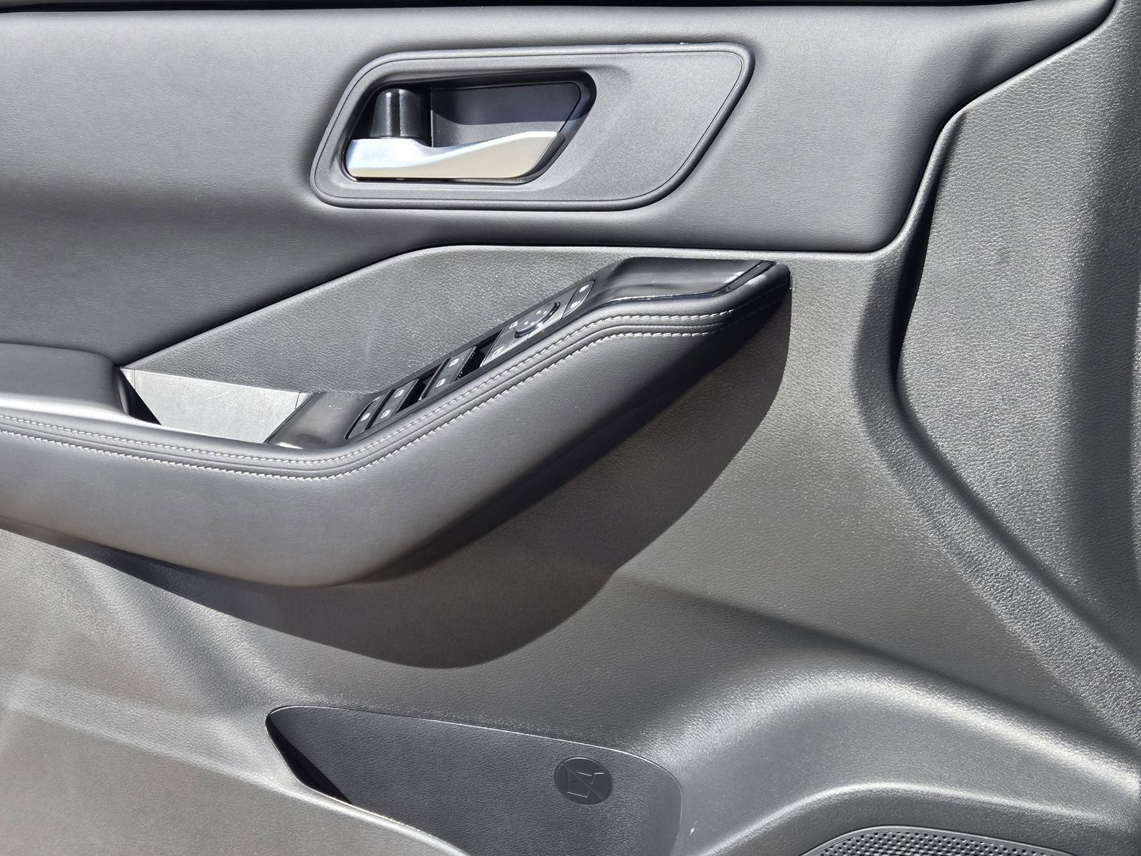 New 2026 Nissan Rogue SV image 20