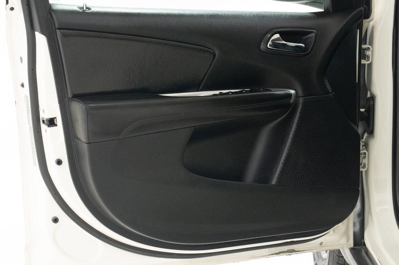 Used 2020 Dodge Journey SE w/ SE Popular Equipment Group FWD image 21