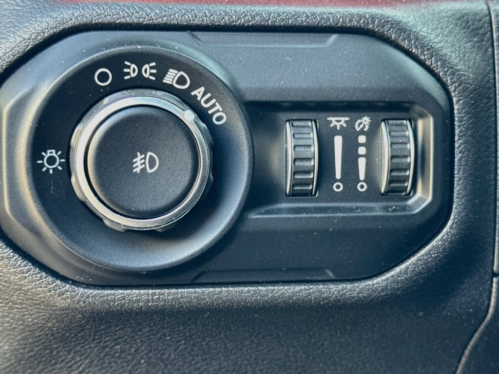 Used 2021 Jeep Wrangler Unlimited Rubicon AWD/4WD image 12