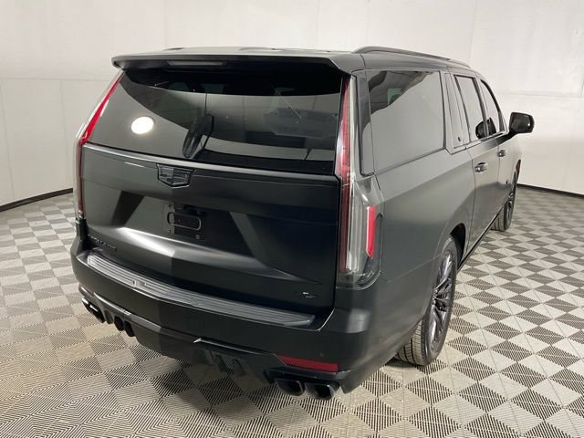 Used 2024 Cadillac Escalade ESV V w/ LPO, ONYX Package image 6