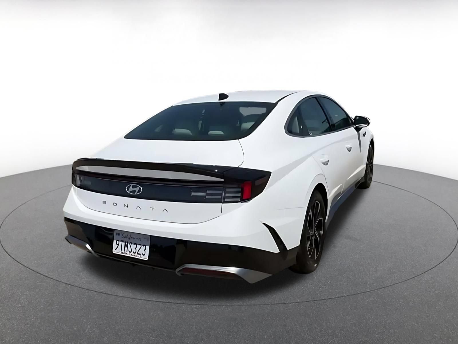 Used 2025 Hyundai Sonata SEL FWD image 9