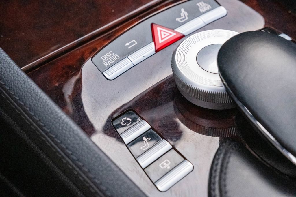 Used 2010 Mercedes-Benz CL 550 CL 550 w/ Sport Pkg image 19