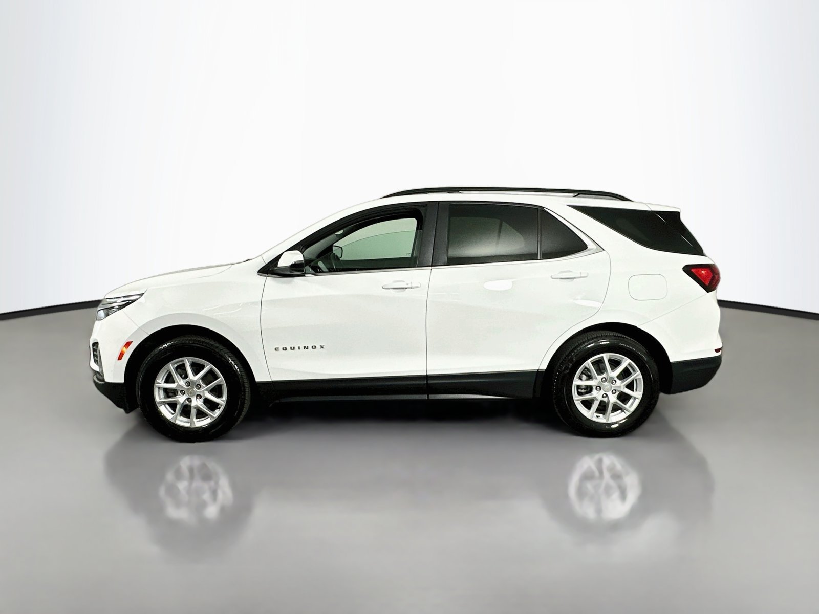 Used 2024 Chevrolet Equinox LT AWD/4WD image 5