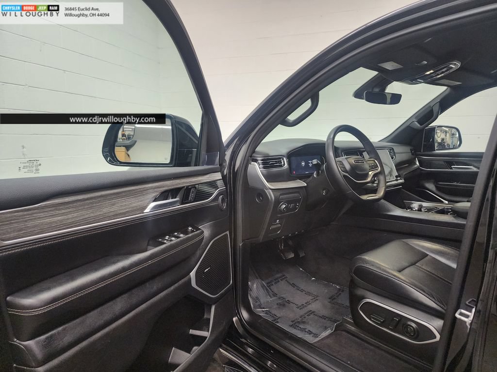 Used 2024 Jeep Wagoneer Series II AWD/4WD image 11