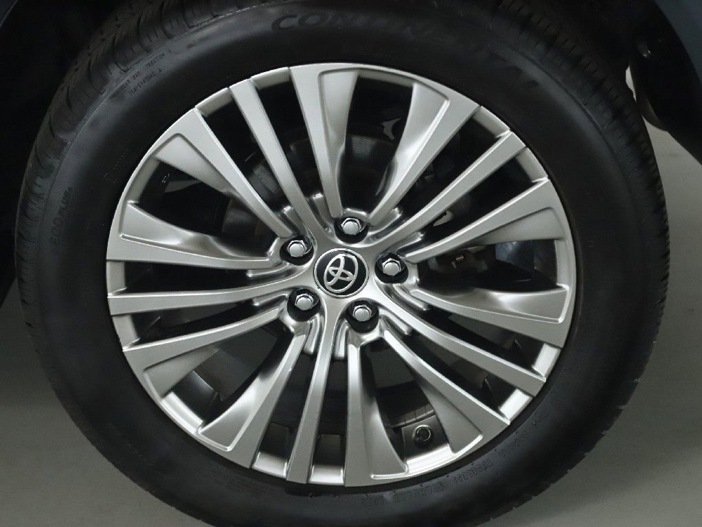 Used 2022 Toyota Venza XLE AWD/4WD image 40