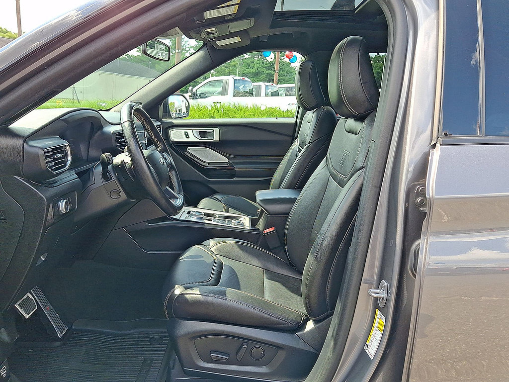 Certified 2022 Ford Explorer ST w/ Equipment Group 401A AWD/4WD image 17