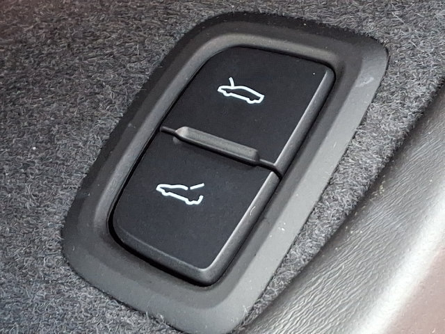 Used 2023 Chevrolet Corvette Z06 RWD image 16