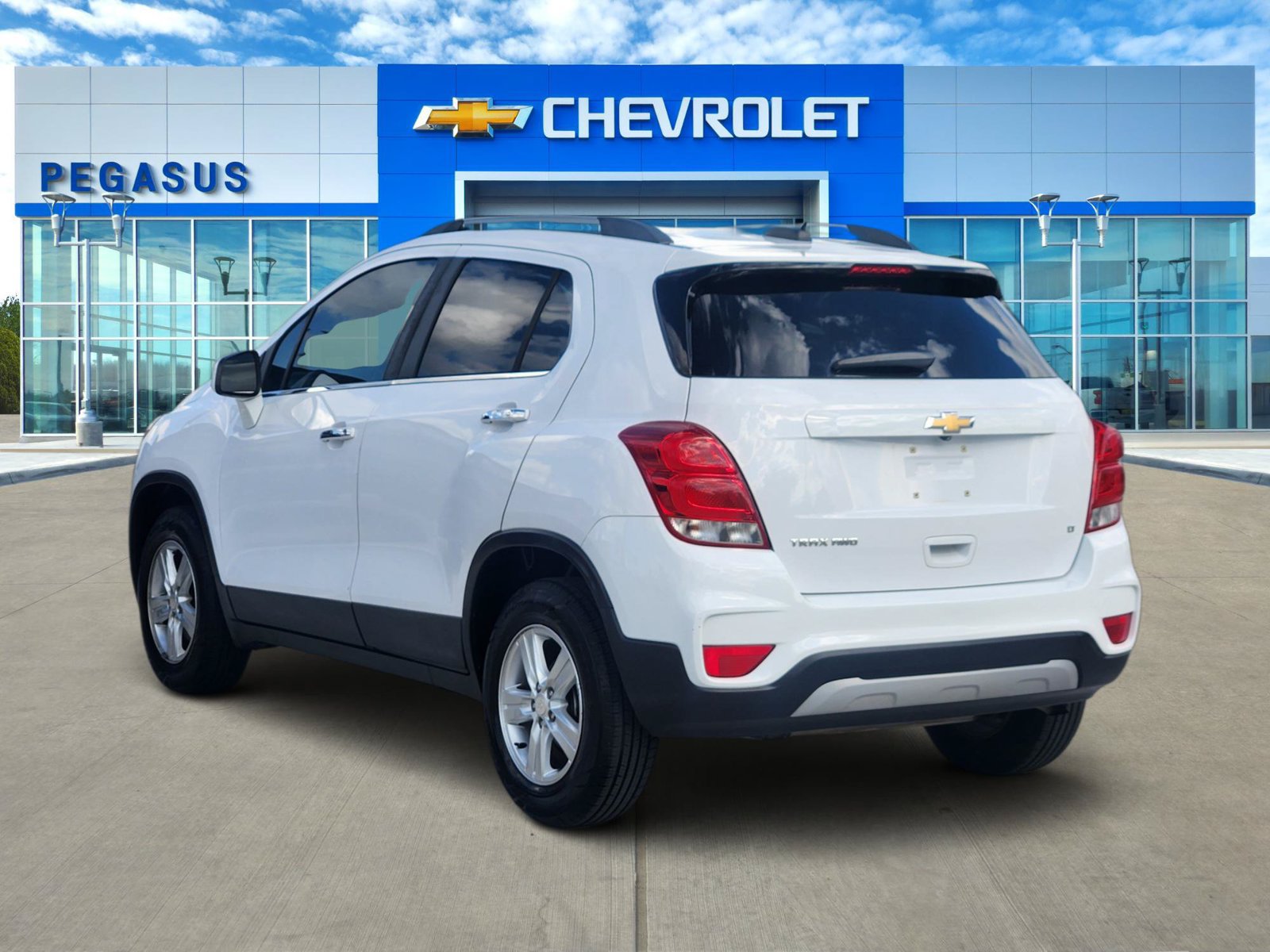 Used 2018 Chevrolet Trax LT w/ LT Convenience Package AWD/4WD image 4