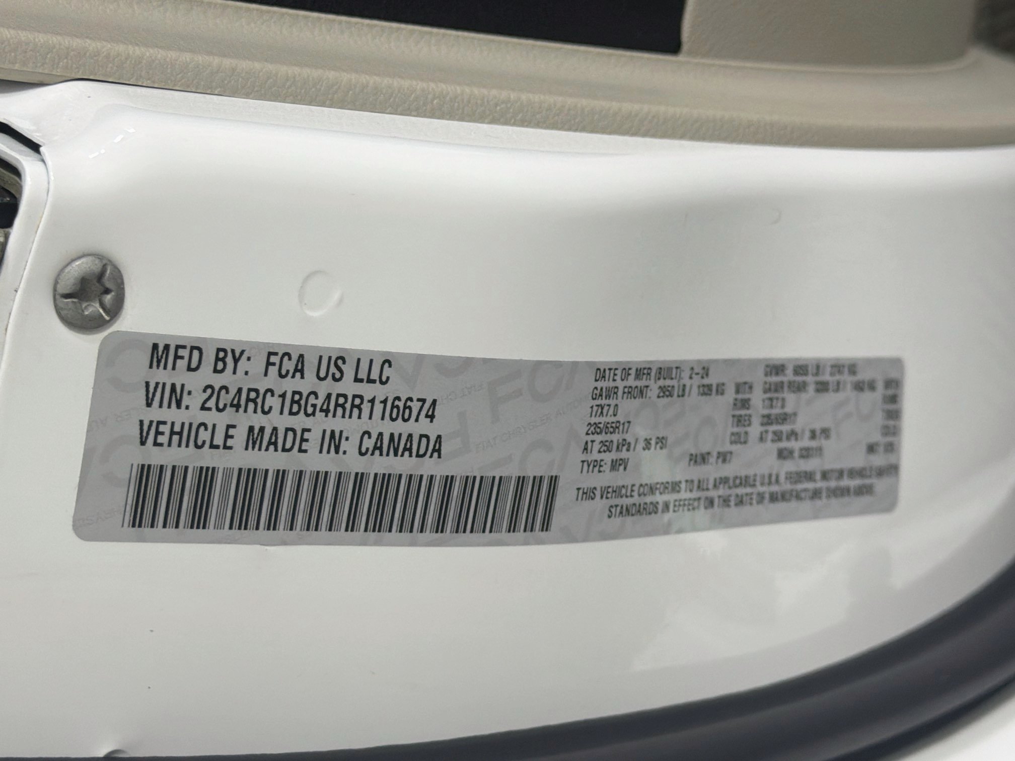 Used 2024 Chrysler Pacifica Touring-L FWD image 12