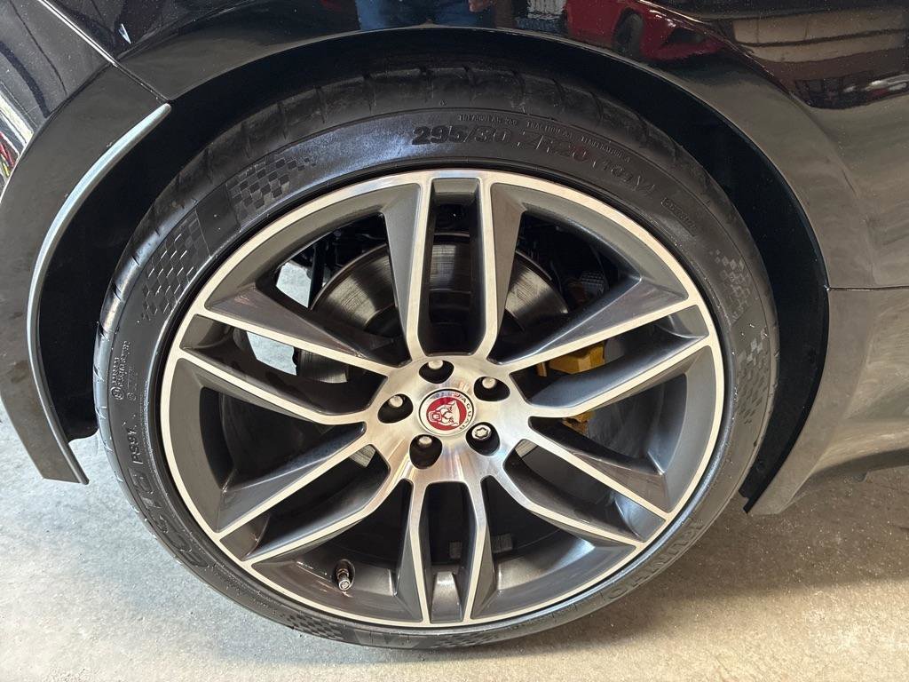 Used 2020 Jaguar F-TYPE Convertible image 4