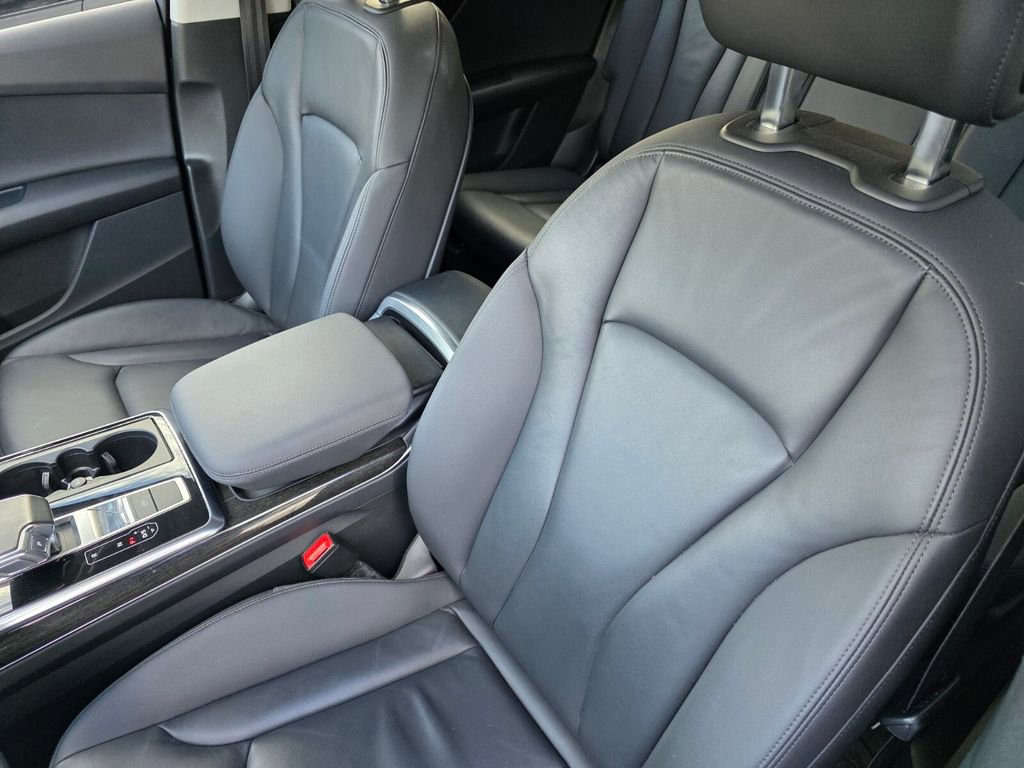 Used 2022 Audi Q7 3.0T Premium w/ Convenience Package image 11