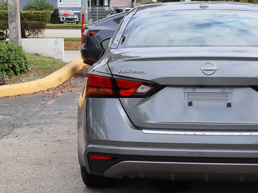 Used 2023 Nissan Altima 2.5 SV image 12