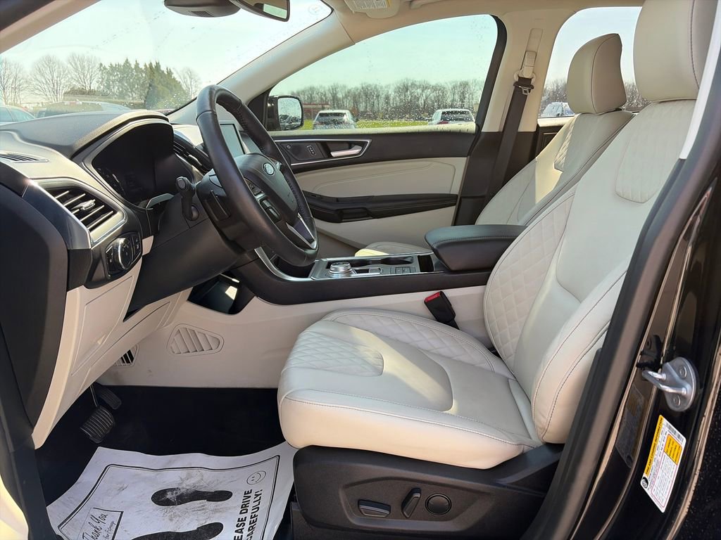 Used 2023 Ford Edge Titanium w/ Class II Trailer Tow Package AWD/4WD image 19