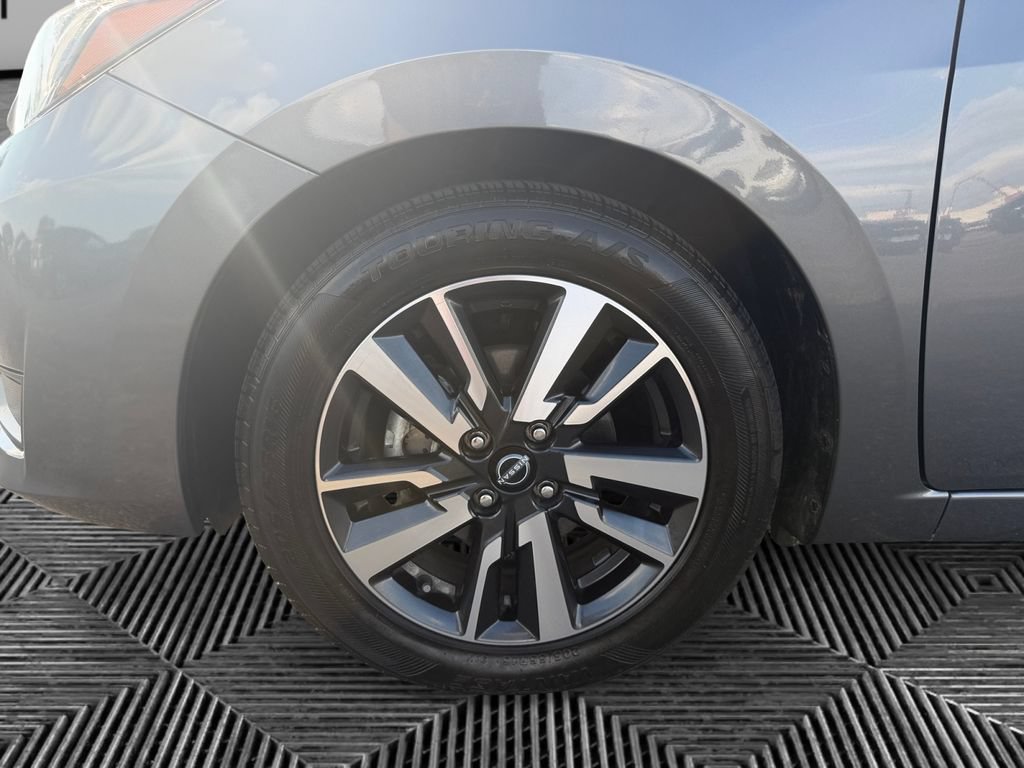 Used 2025 Nissan Versa SV FWD image 15