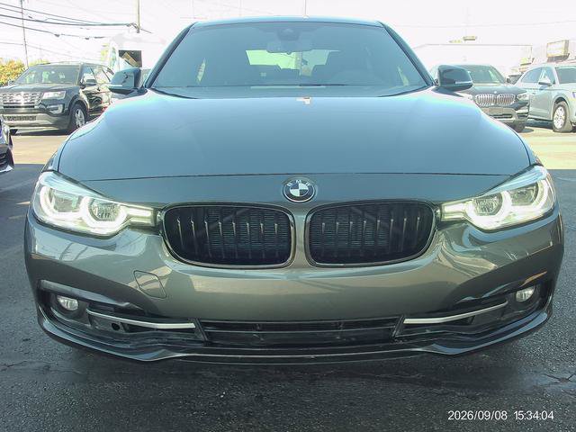 Used 2018 BMW 330i xDrive Sedan AWD/4WD image 2