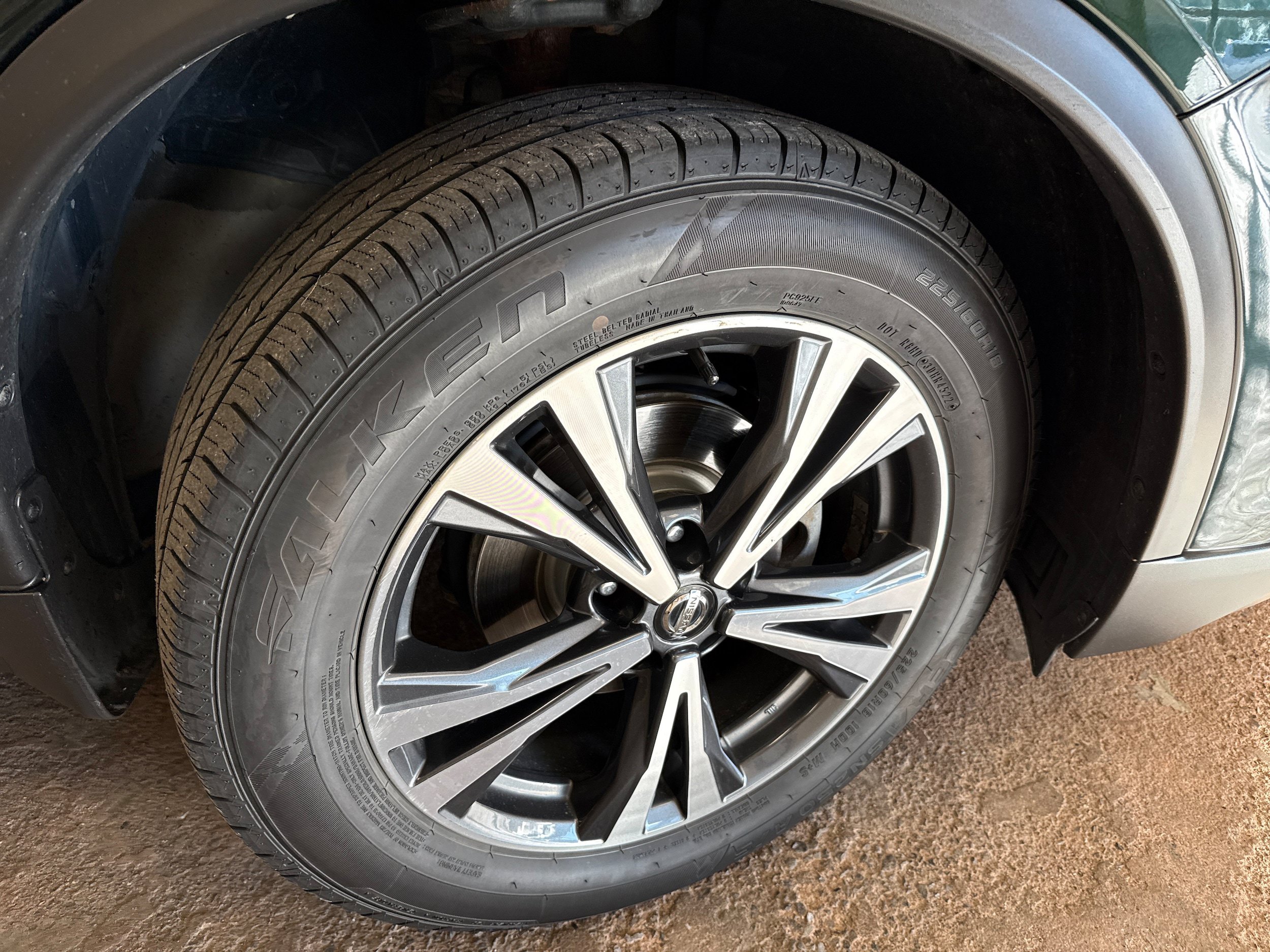 Used 2019 Nissan Rogue SV w/ Premium Package AWD/4WD image 17