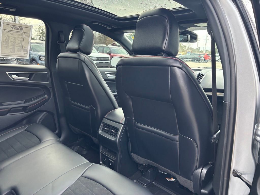 Used 2024 Ford Edge ST-Line AWD/4WD image 17