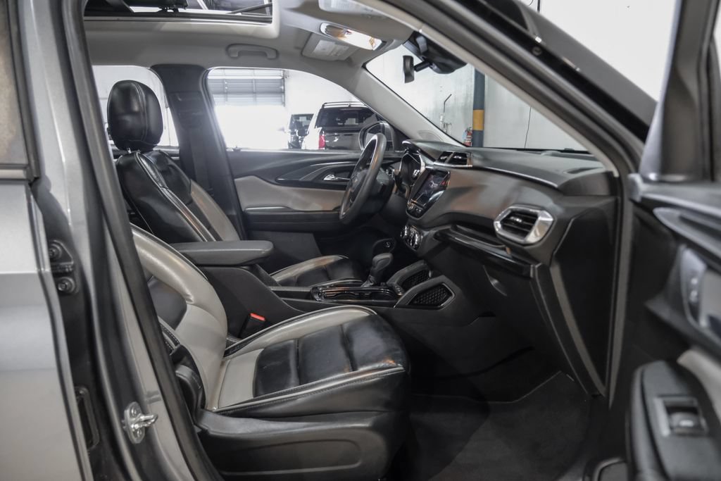 Used 2021 Chevrolet TrailBlazer LT w/ Sun and Liftgate Package FWD image 33