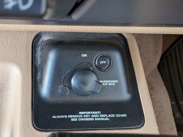 Used 2000 Jeep Wrangler Sahara AWD/4WD image 19