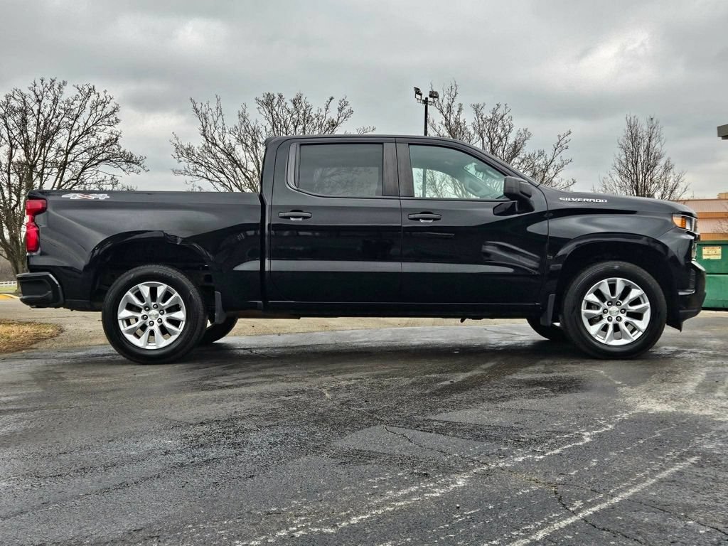 Used 2020 Chevrolet Silverado 1500 Custom w/ Custom Value Package AWD/4WD image 2