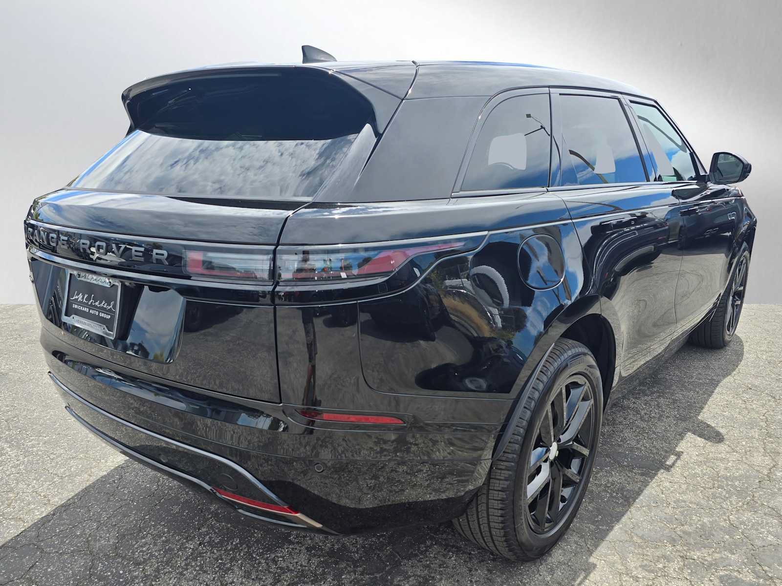 Used 2025 Land Rover Range Rover Velar Dynamic SE AWD/4WD image 5