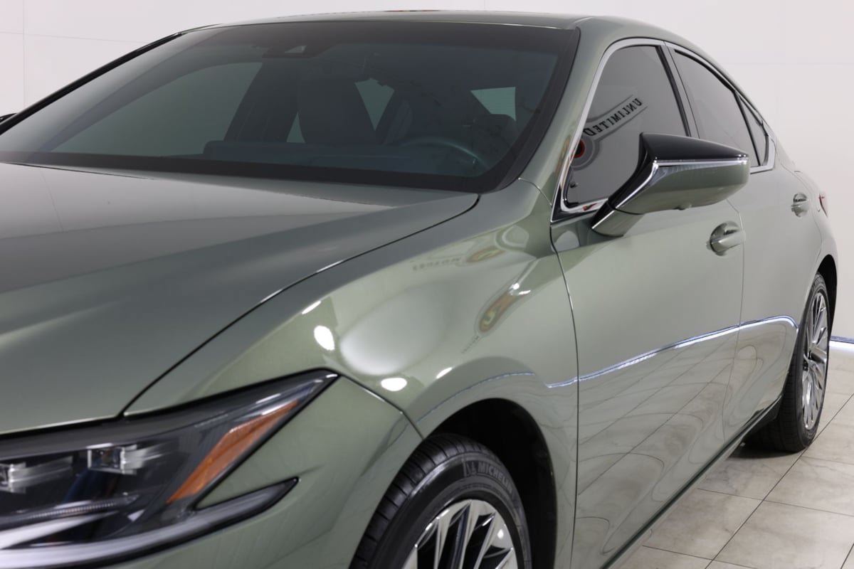 Used 2024 Lexus ES 300h Ultra Luxury w/ Accessory Package (Z2) FWD image 51