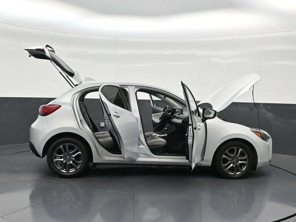 Used 2020 Toyota Yaris LE FWD image 32