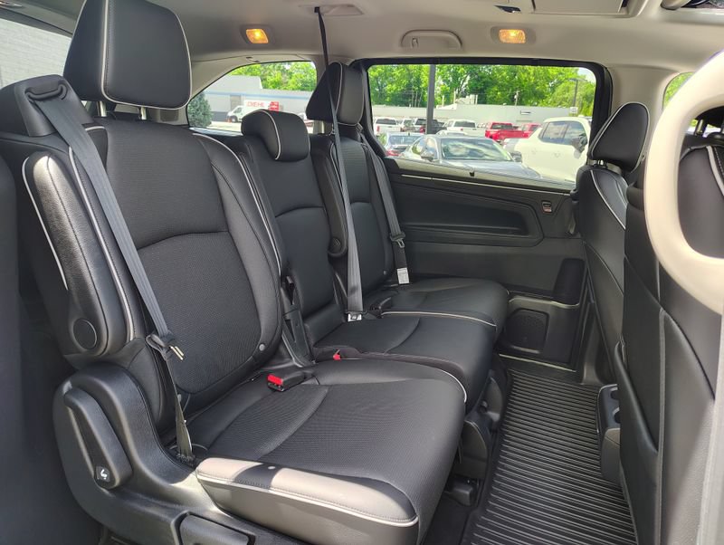 Used 2025 Honda Odyssey Elite image 27