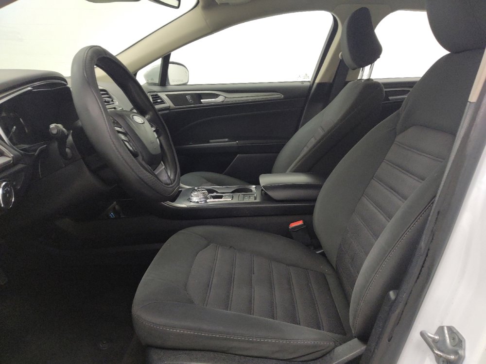 Used 2020 Ford Fusion SE FWD image 17