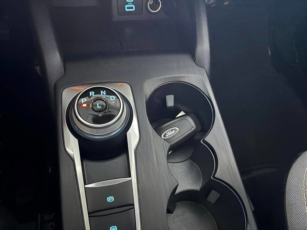 Used 2022 Ford Escape SE image 15