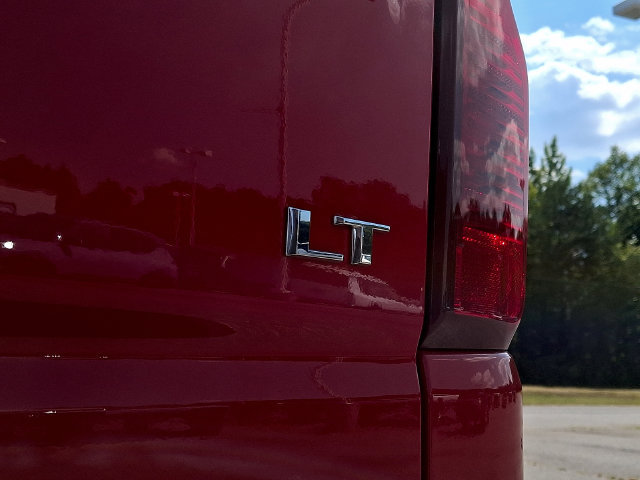 Used 2023 Chevrolet Silverado 1500 LT AWD/4WD image 31