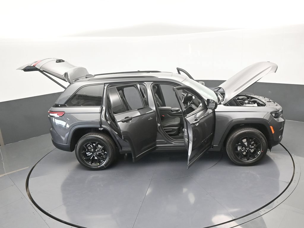 New 2025 Jeep Grand Cherokee Altitude AWD/4WD image 61