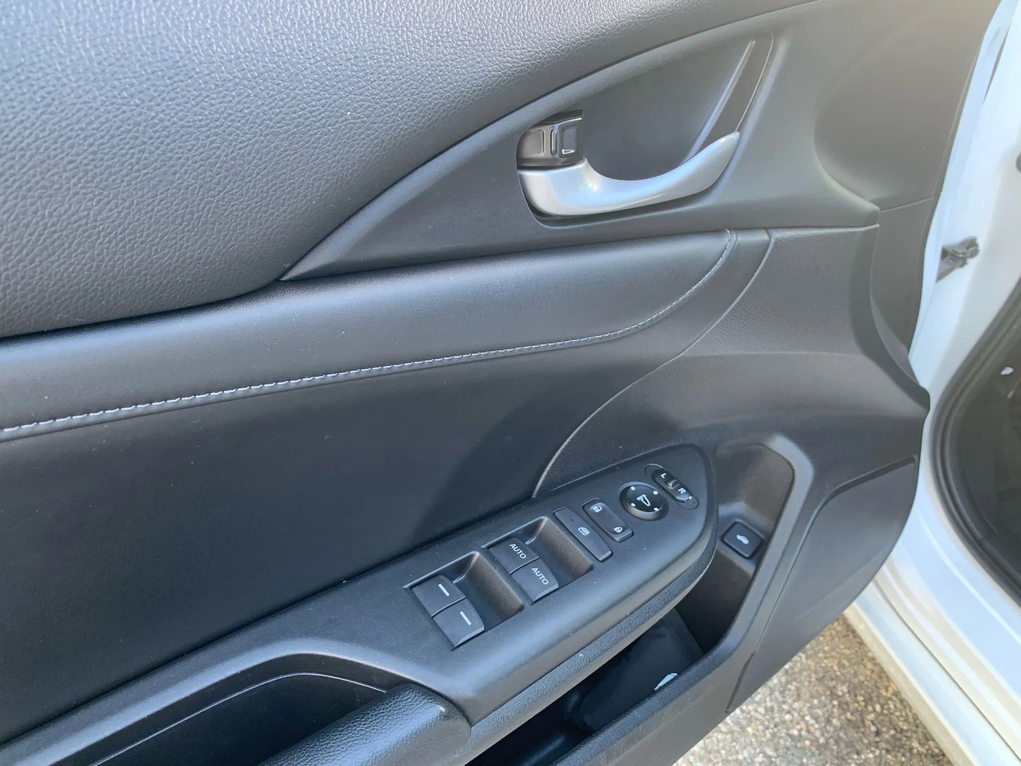 Used 2019 Honda Insight Touring image 26